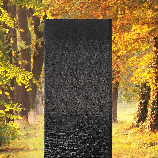 Handwerkliche Granit Urnengrabstein Stele in schwarz - Auxerre Blanco