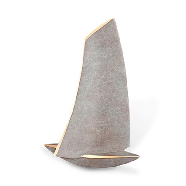 Modernes Bronze Segelboot - vollplastisch - Segelboot