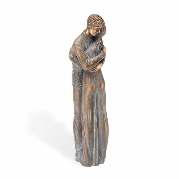 Liebevolle Umarmung zwischen Junge und Mädchen - Stehende Grabfigur aus Metall - Amplexia