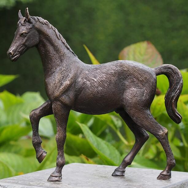Kleine Deko Pferdefigur stehend aus Bronzeguss - Horur