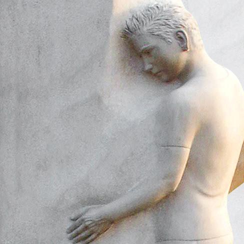 Grabstein individuell mit Skulptur bestellen - Memoria