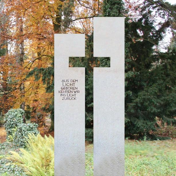 Helles Urnengrab Grabmal mit Kreuz - Antonio