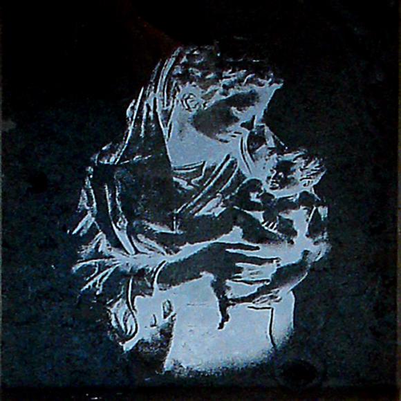 Urnengrabstein mit Glaseinsatz Madonna Bild - Madre