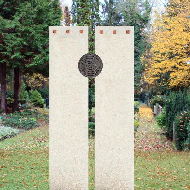 Grabstein Kalkstein für Friedhof mit Bronze Spiral Deko - Epoca