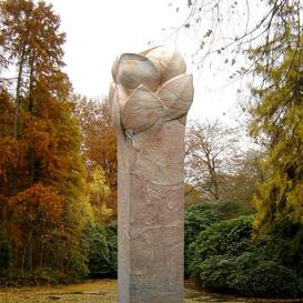 Grabstein Stele mit Knospe Sandstein - Clarina