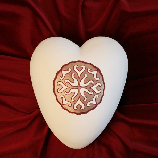 Spezielle Herz Tonurne mit Ornament in Weiß bestellen - Pergamina